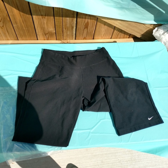 Good Nike Women's Black Work Out pants - Picture 1 of 5
